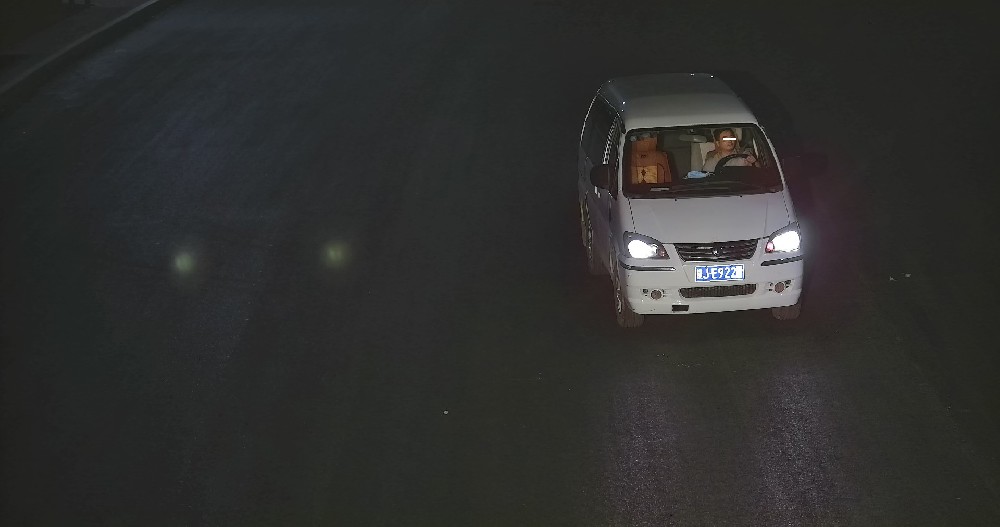 豐上光電LED監(jiān)控補(bǔ)光燈環(huán)境補(bǔ)光同時對人眼不刺激“兩全其美”